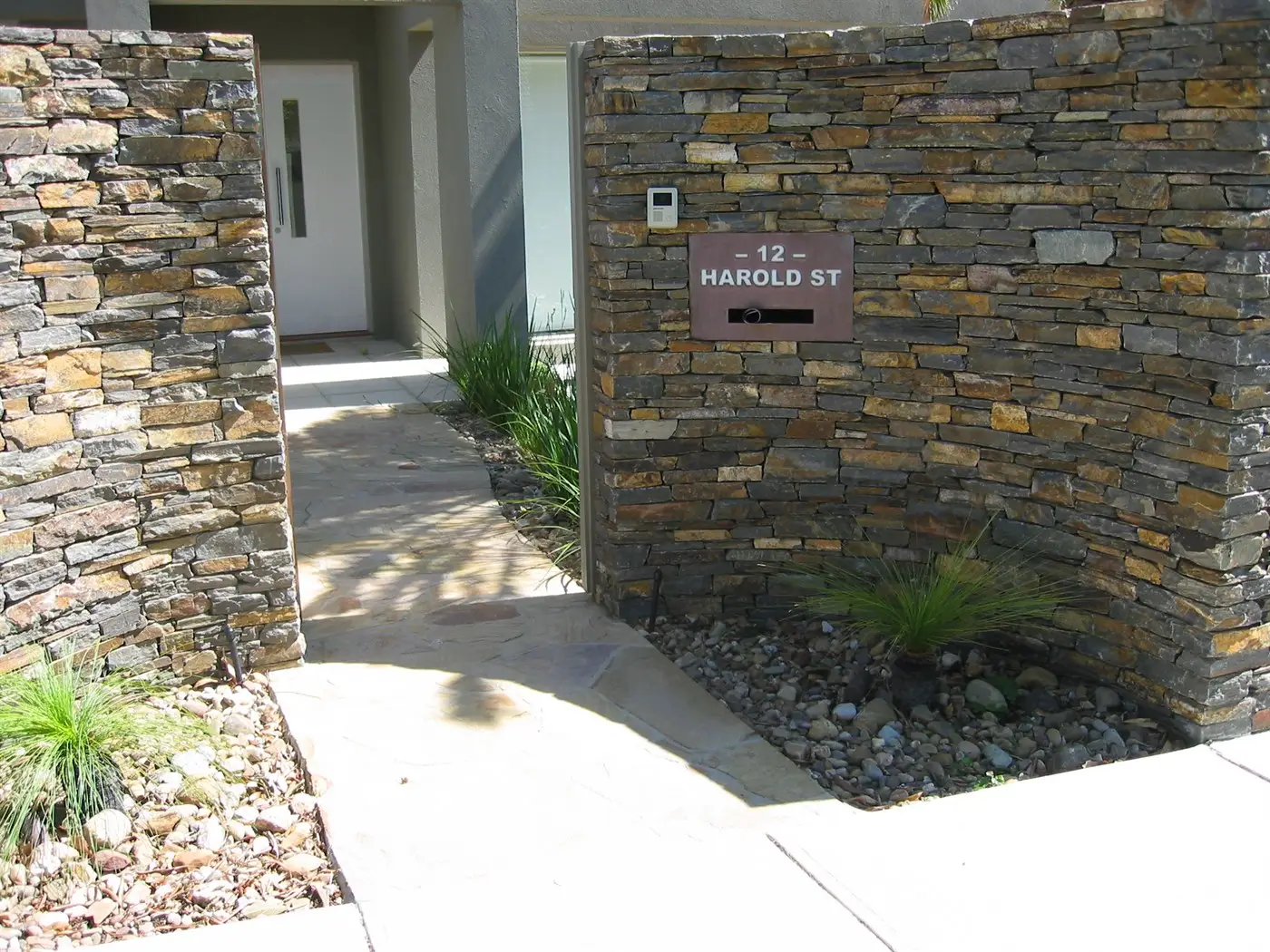 Feature rock to entry