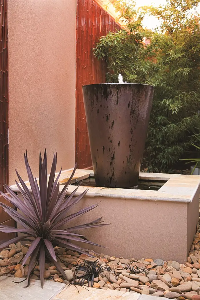 Side Courtyard waterfeature
