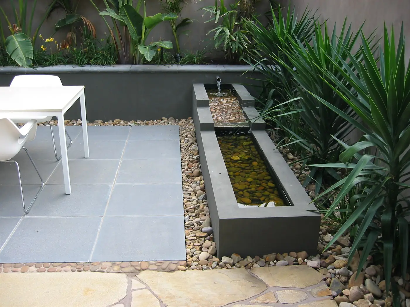 Waterfeature with yuccas