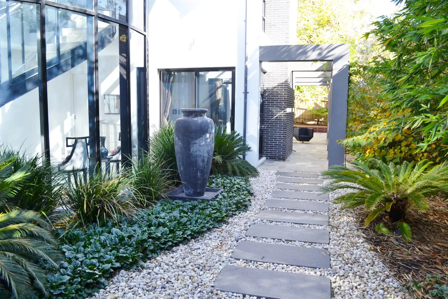 Eaglemont Side Garden & Waterfeature